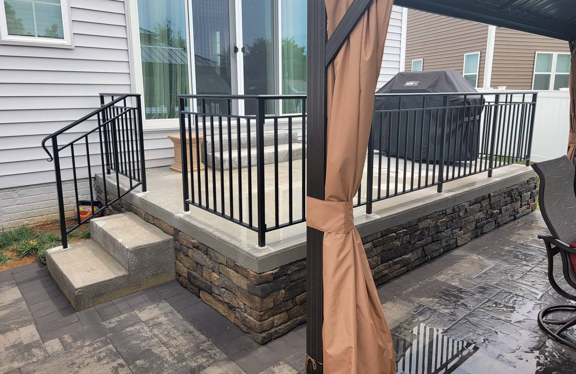 Powder coated aluminum double channel railing for steps and deck